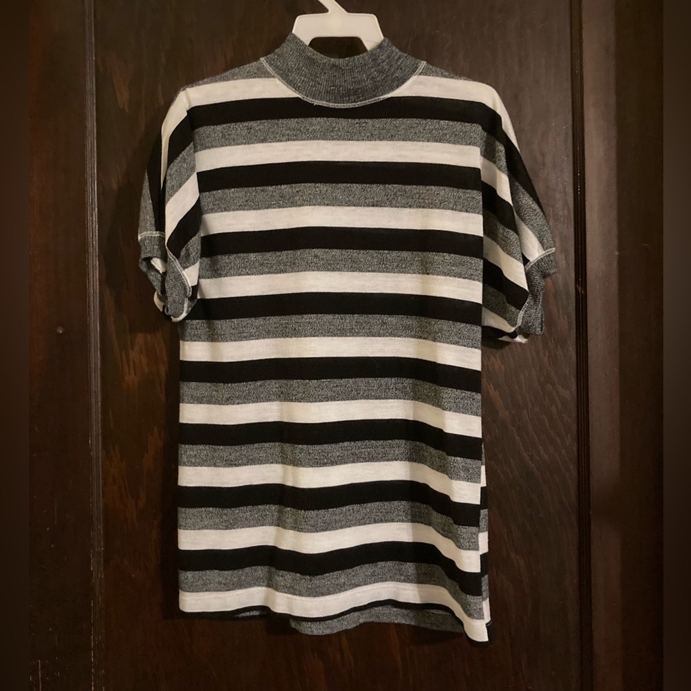 Preowned Colormania Top with Dropped Shoulder Short Sleeves, M